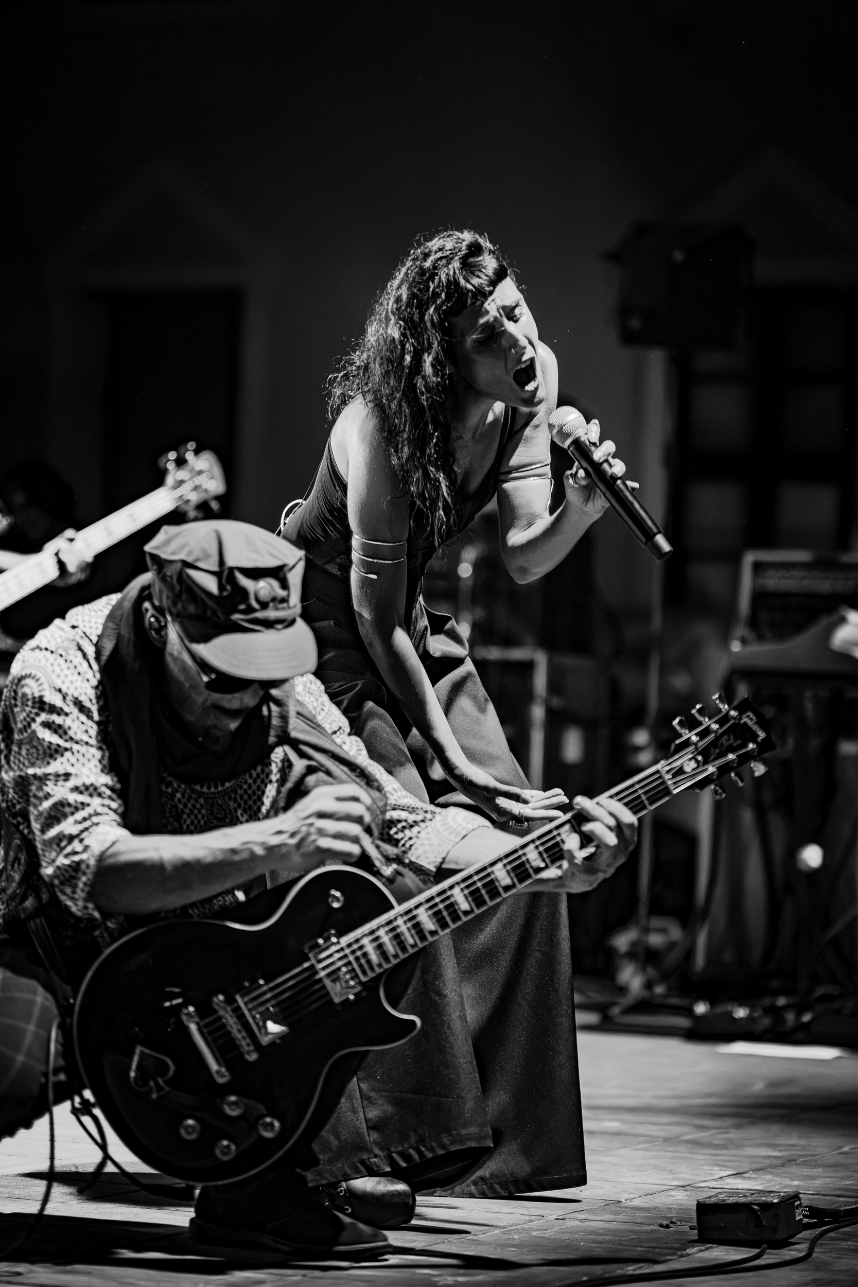 Laura Vall singing with Rob Myers during Thievery Corporation’s live show at Moni Lazariston in Thessaloniki.